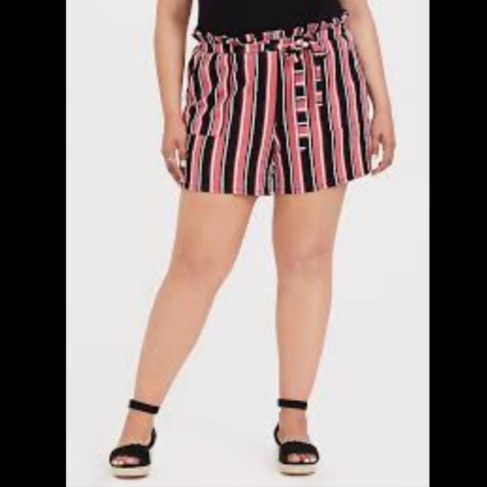 Torrid Rose Pink & Black Stripe Tie-Front Knit Summer Short Size 2